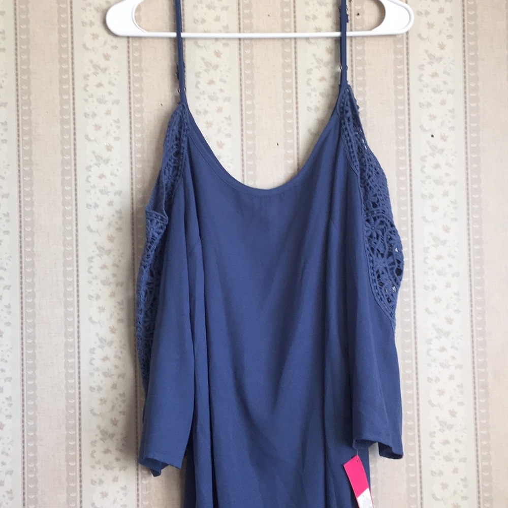 BNWT! Beautiful blue dress size L!